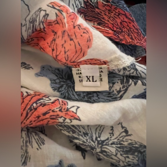 75 Degrees & Fuzzy Women Cotton Shirt Blouse Button Down Floral Blue Red Top - Picture 6 of 9